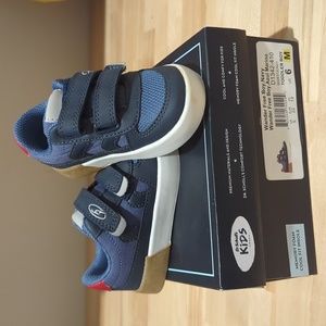 Toddler dr.scholl's sneakers size 6